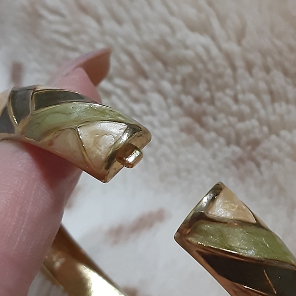 Vintage Inlayed Enamel Bangle Bracelet - Picture 6 of 8